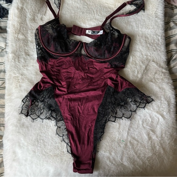 Lingerie Bodysuit - Picture 6 of 7